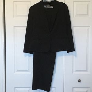Anne Klein pant suit